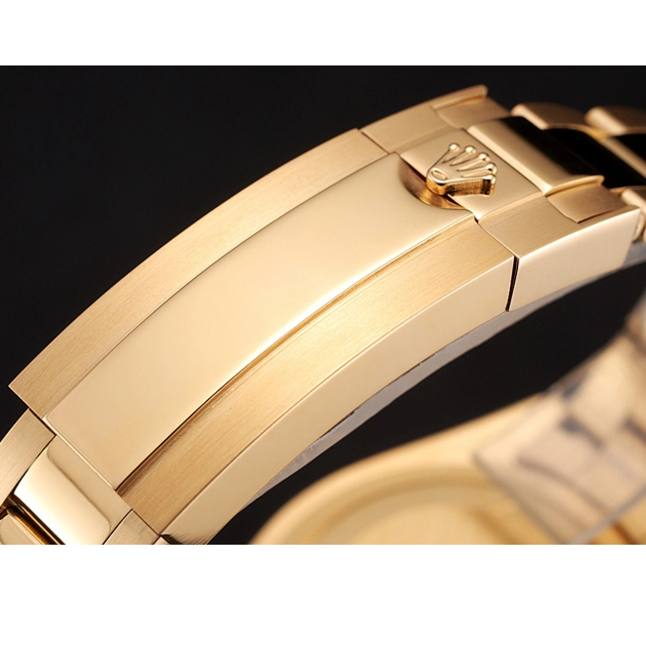 Aaa replica watch Rolex Stone 1453748 GMT II Case Swiss Set Gold Bezel Bracelet Green Dial And Master 0521